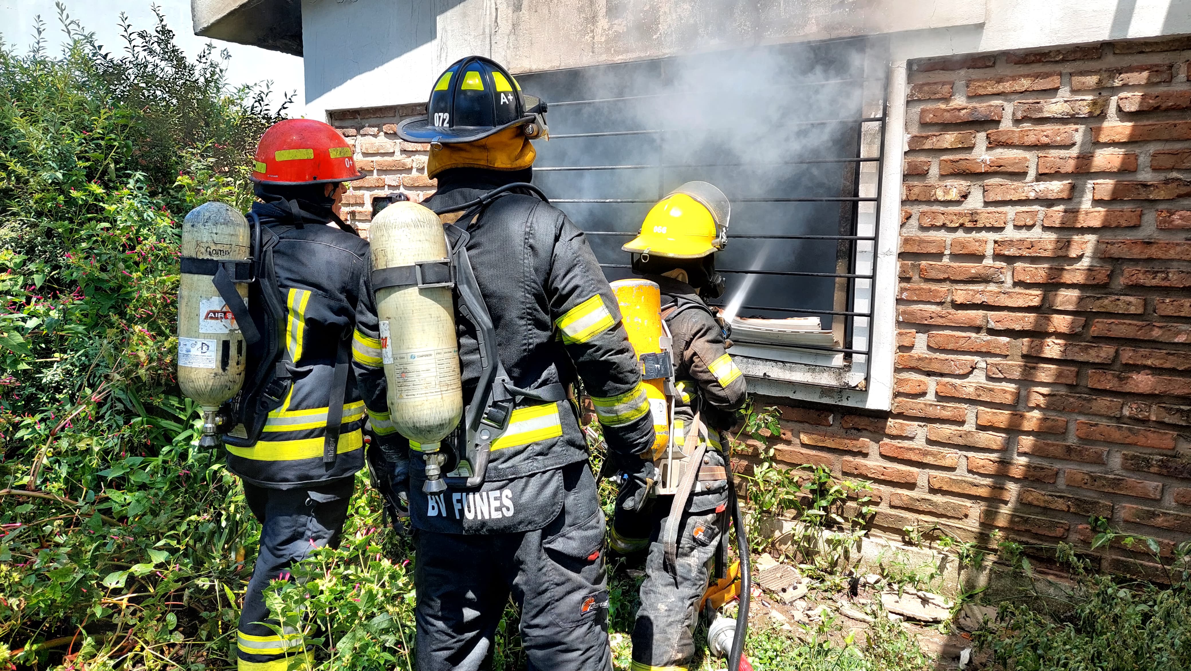 Se incendió una casa en zona oeste de Funes